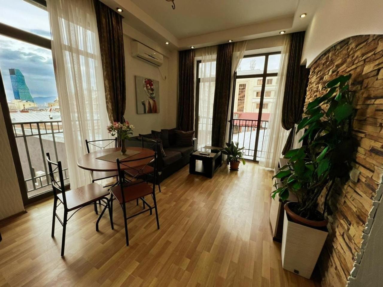 Cozy Apartment In The City Center Mtatsminda تبليسي المظهر الخارجي الصورة