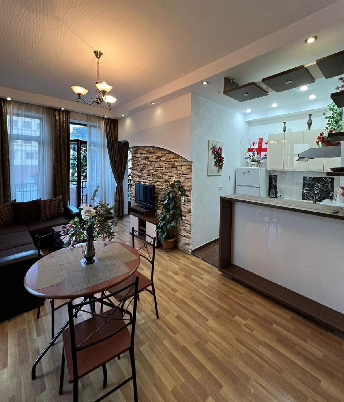 Cozy Apartment In The City Center Mtatsminda تبليسي المظهر الخارجي الصورة