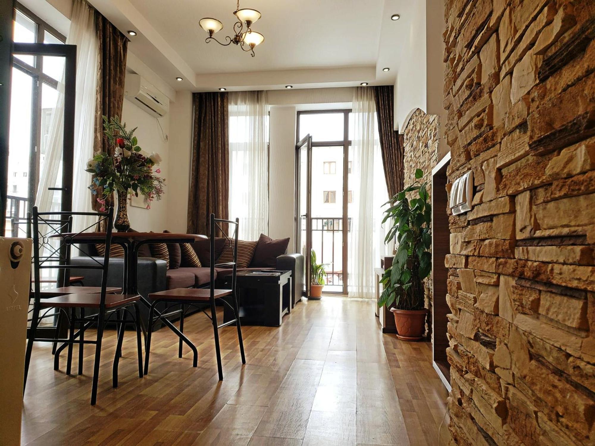 Cozy Apartment In The City Center Mtatsminda تبليسي المظهر الخارجي الصورة