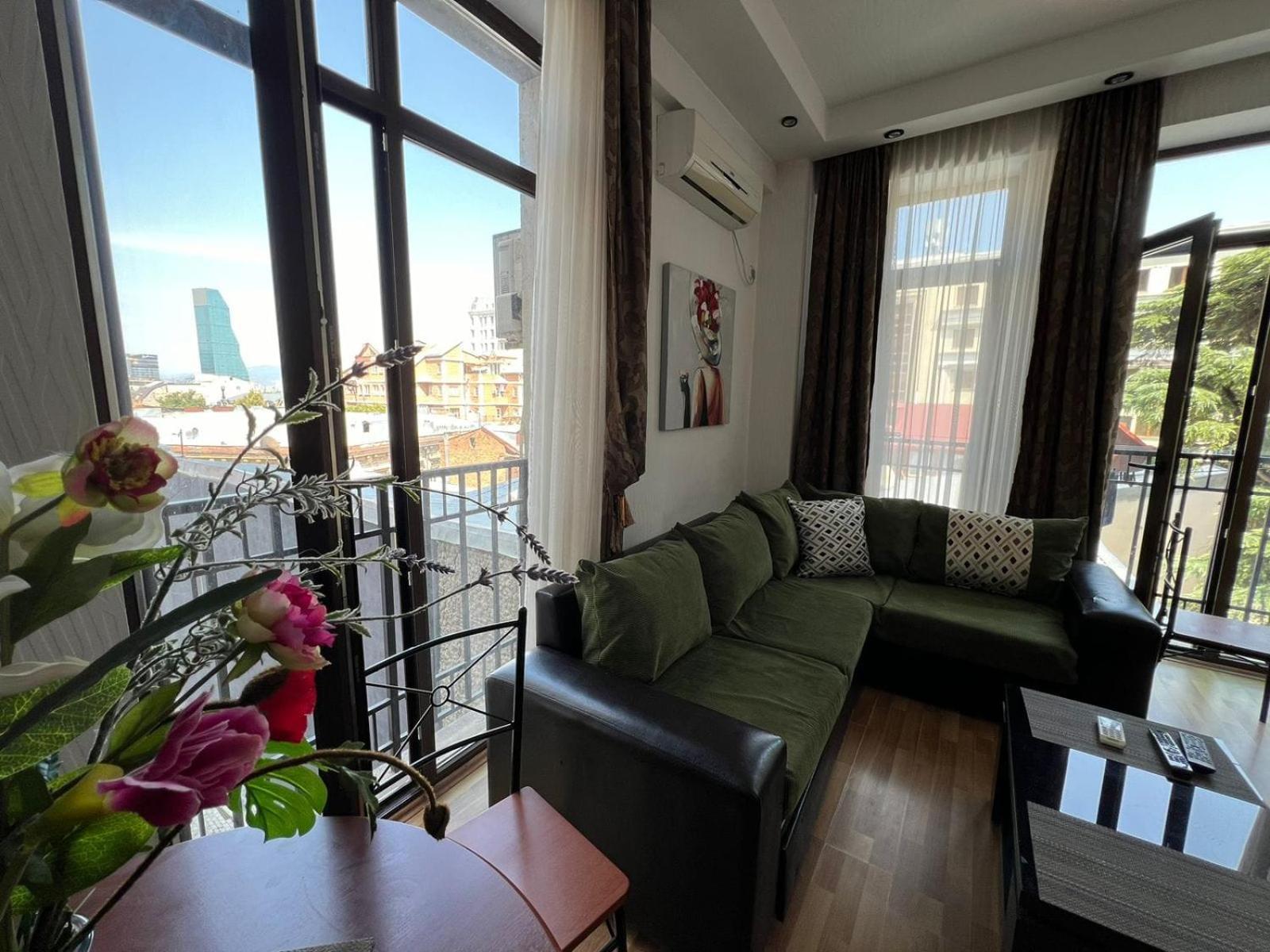 Cozy Apartment In The City Center Mtatsminda تبليسي المظهر الخارجي الصورة
