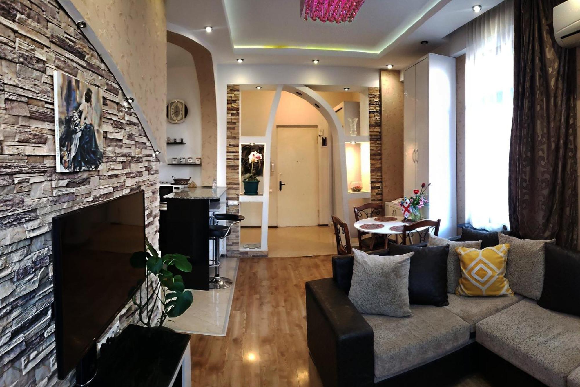 Cozy Apartment In The City Center Mtatsminda تبليسي المظهر الخارجي الصورة