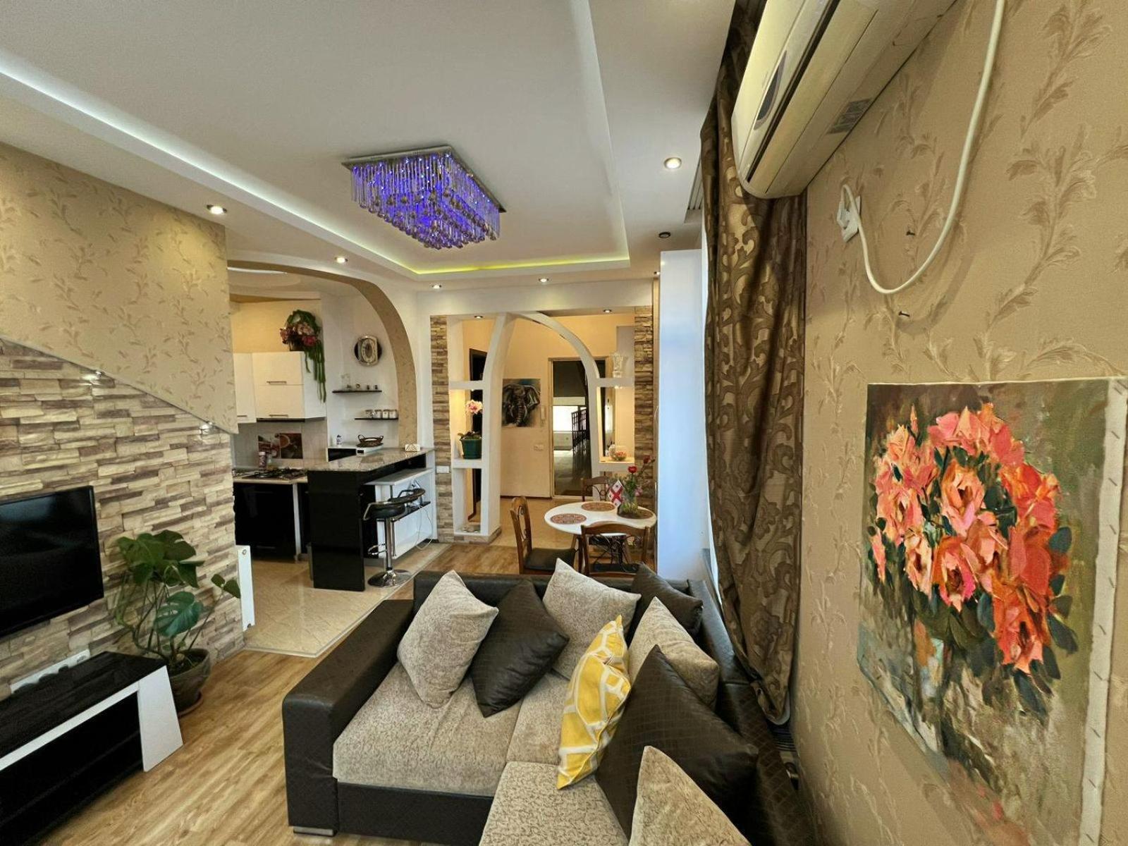 Cozy Apartment In The City Center Mtatsminda تبليسي المظهر الخارجي الصورة